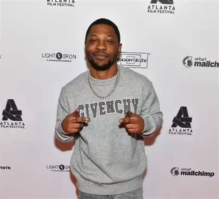 Bobbe J Thompson Net Worth ·
