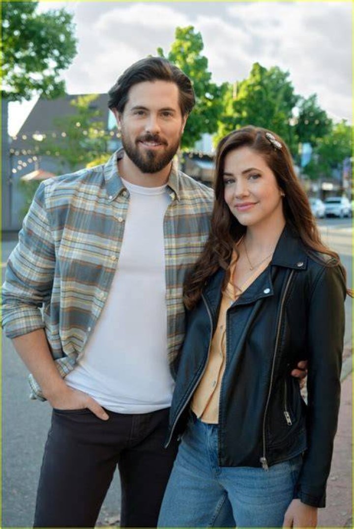Chris McNally Biography, Age, Height, Wife, Net Worth, Family