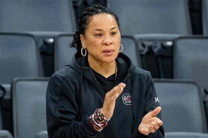 Dawn Staley Have Four Siblings, Three Brothers And A Sister