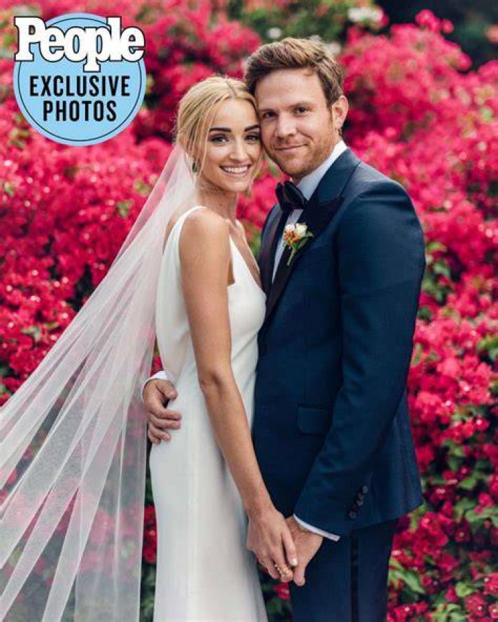 Ginny And Georgia Star Brianne Howey's Married Life! Know Her Husband, Instagram, Wedding, Criminal ·