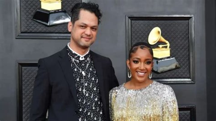 Grant Savoys biography: what is known about Mickey Guytons husband?
