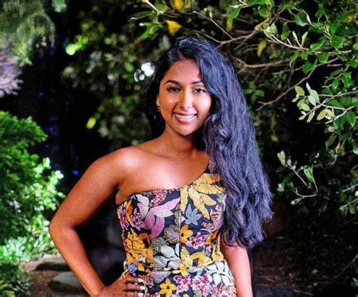 How old is Sabby Romana? ·