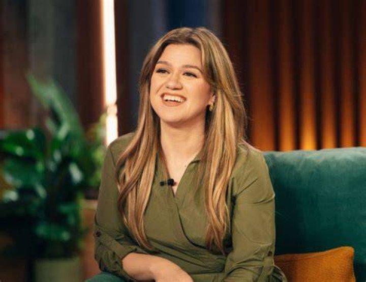 Kelly Clarkson: She Was A Poor Kid, So Seeing 2018 Billboard Music Awards Performers Live Is Huge - billboard music awards 2021 kelly clarkson