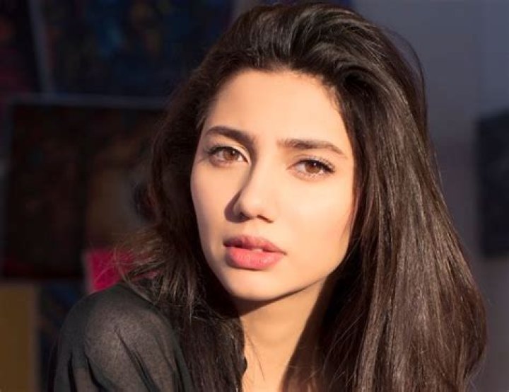Mahira Khan Biography Top Pakistani Actress & Model diKHA DaftSex HD