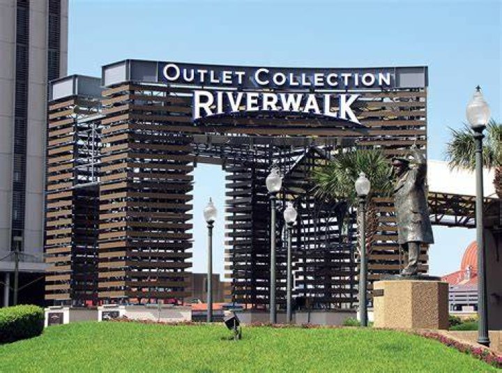 The Outlet Collection at Riverwalk &middot; RSM Design