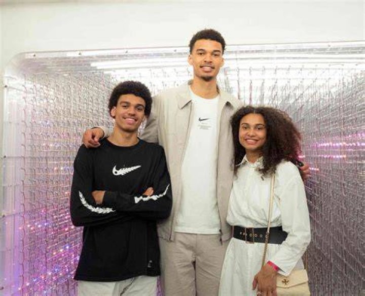 victor wembanyama with siblings oscar and eve