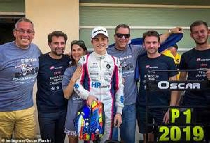 Who are Oscar Piastris parents?
